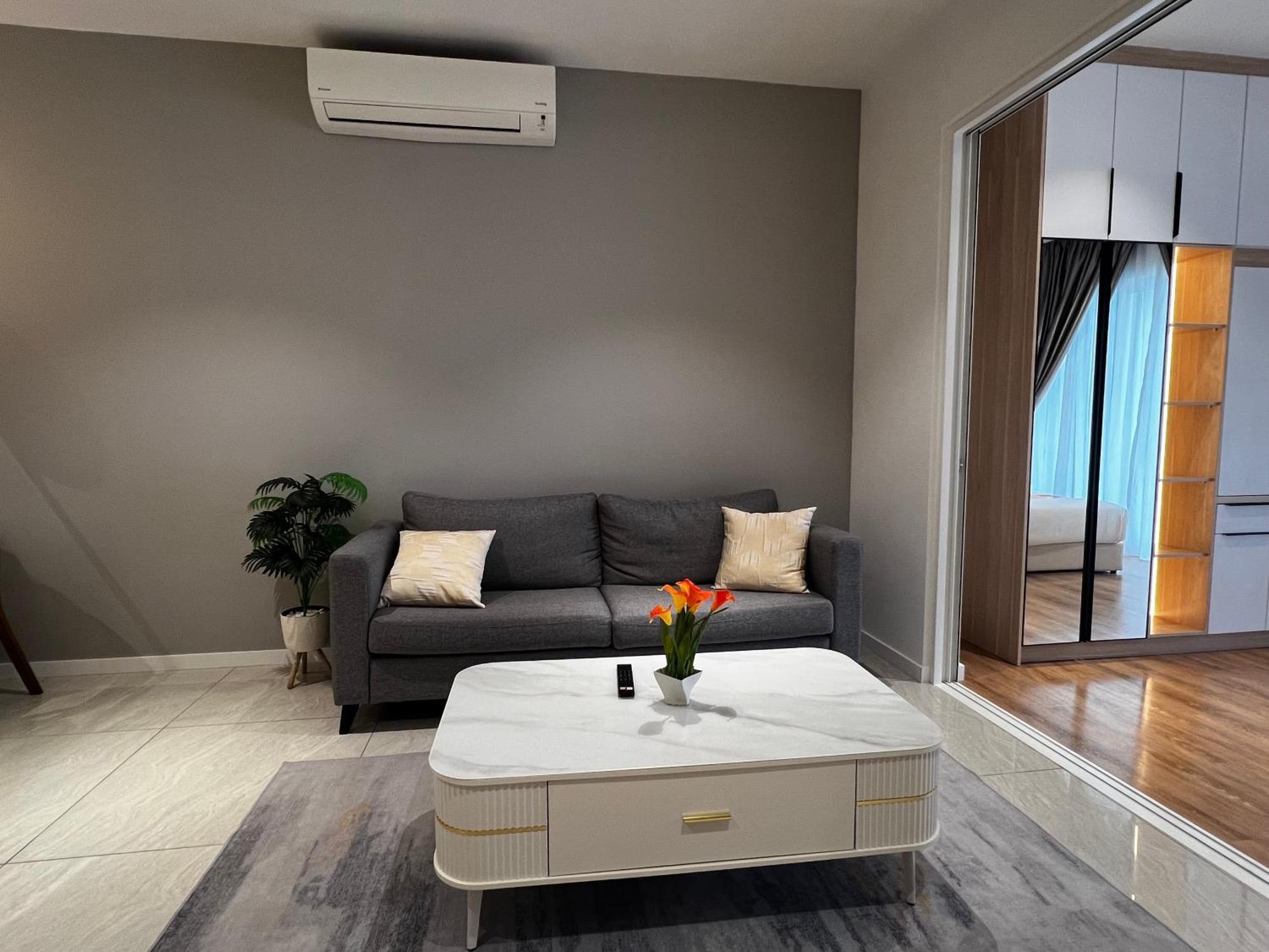 Quill The Skyline By Tasrifa Apartment